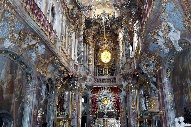 5 Top Churches in Munich Private Walking Tour - Marienplatz sights beyond the churches