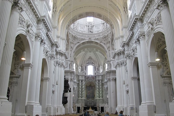 5 Top Churches in Munich Private Walking Tour - Starting at Marienplatz and finding your guide