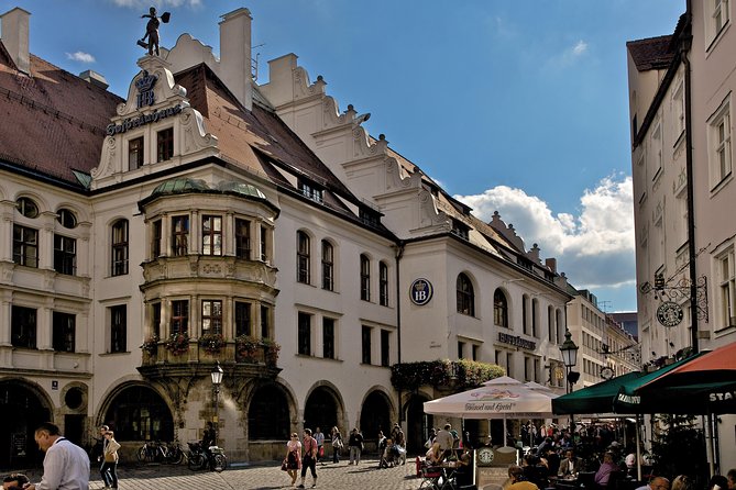 A delicacy tour through Munich's old town - Isartor starts the Munich tasting tour