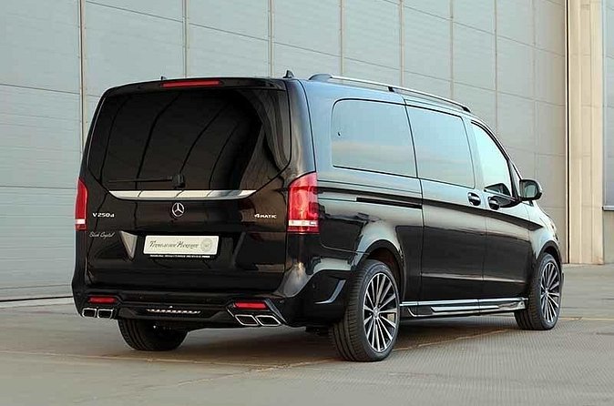 Arrival Transfer Munich Train Station to Munich by Luxury Van - How delays and hot weather affect the experience