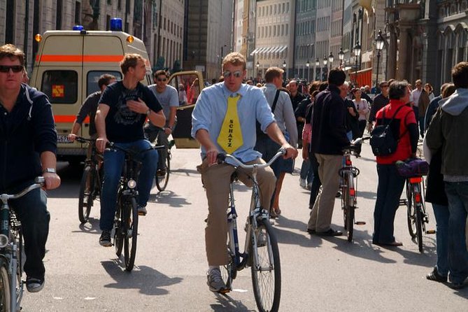 City Bike and English Garden Tour - From Munich landmarks to the city’s difficult past