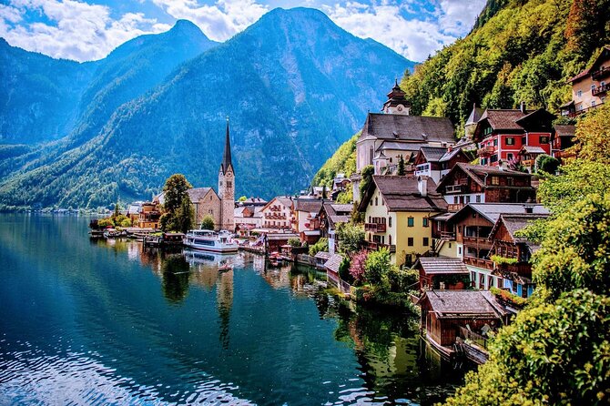 Comfort Mini-Van & Professional and FRiENDLY Guide: CUSTOMIZED 1-DAY TOUR from Munich - Munich gives you the best flexible starting point