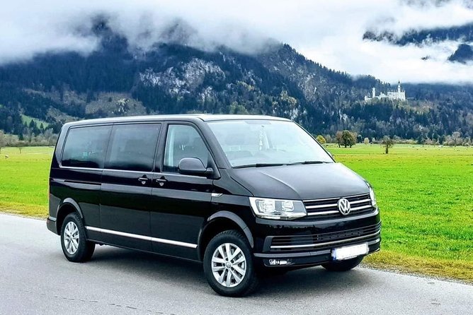 Comfort Mini-Van & Professional and FRiENDLY Guide: CUSTOMIZED 1-DAY TOUR from Munich - Salzburg combines a city visit with Alpine scenery