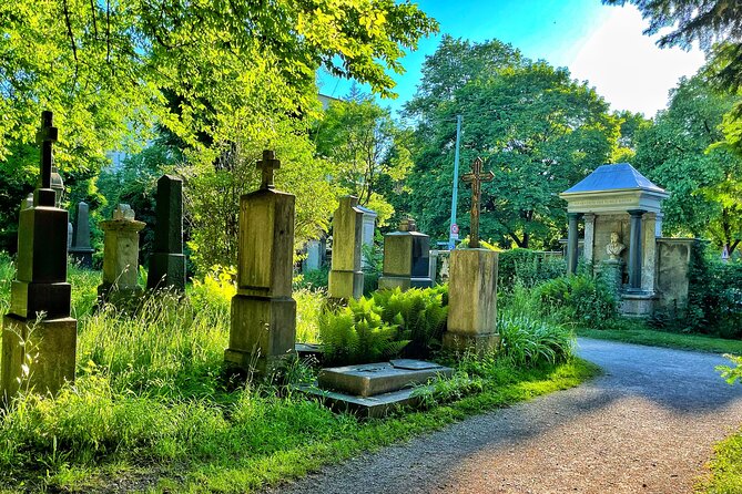 Death and Chocolate: Walking Tour of Munich's Old South Cemetery - Why this Munich walk feels different