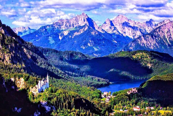 EXCLUSiVE SKIP-THE-CROWDS Neuschwanstein and Linderhof Castle Tour from Munich INCL. TICKETS - Choosing the 9.5-hour or 11-hour version