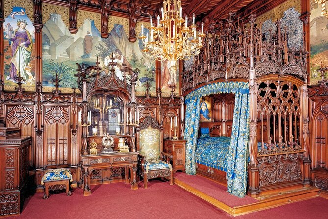 EXCLUSiVE SKIP-THE-CROWDS Neuschwanstein and Linderhof Castle Tour from Munich INCL. TICKETS - Oberammergau adds local character