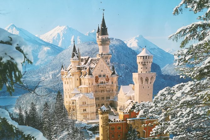 Express 6 tour from Munich to Neuschwasntein Castle - The train ride from Munich to the Alpine foothills