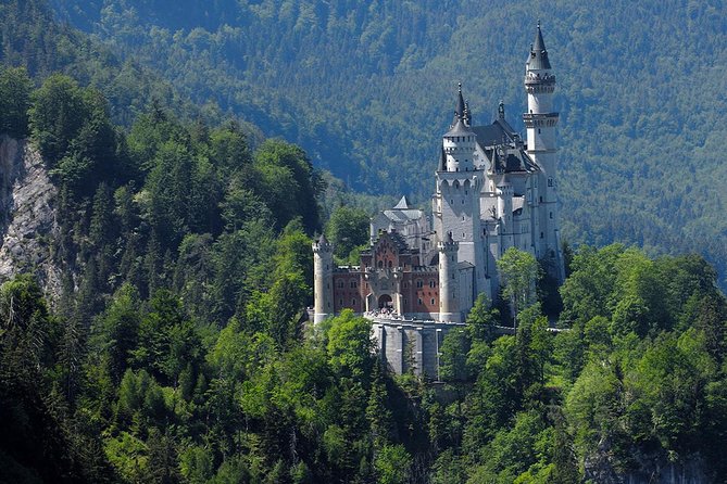 Express 6 tour from Munich to Neuschwasntein Castle - Arriving at Neuschwanstein around 9am