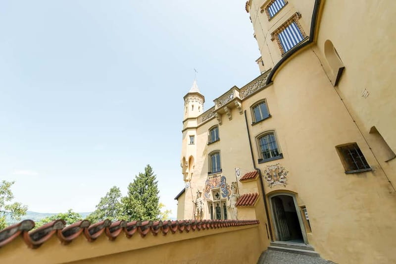 From Munich: Neuschwanstein & Linderhof Castle Full-Day Trip - The guide and audio options