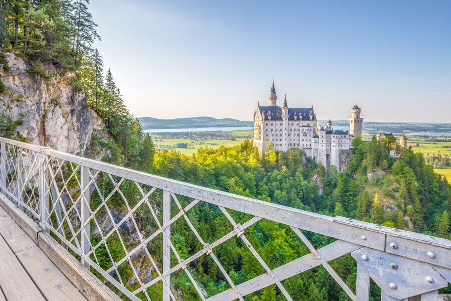 From Munich: Trip to Neuschwanstein & Linderhof in Spanish - Linderhof Palace, a smaller royal retreat