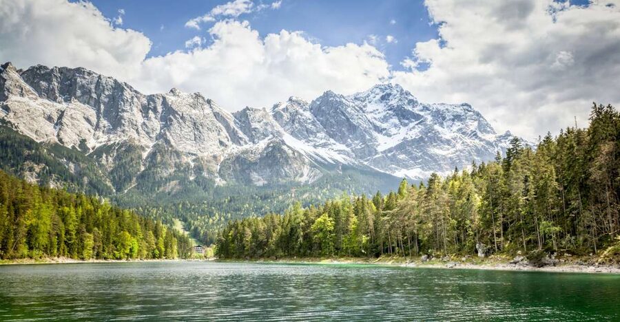 From Munich: Zugspitze Mountain Van Tour with Garmisch Town - Why Zugspitze makes a strong Munich day trip