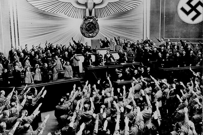 Inside the Third Reich (Private Tour) - The Glyptothek and the surviving Nazi buildings
