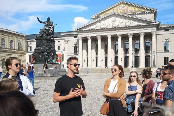 Mini Classic Bike Tour @ 4pm incl. Beer Garden & Surfers 2,5 hrs - Odeonsplatz and the quiet turn through Hofgarten