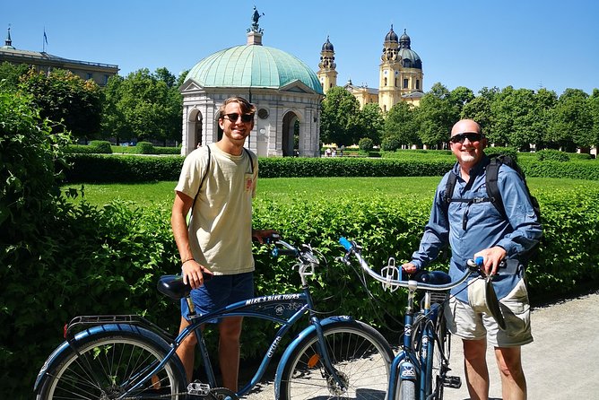Mini Classic Bike Tour @ 4pm incl. Beer Garden & Surfers 2,5 hrs - The English Garden and Munich’s famous River Surfers