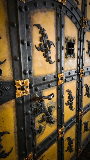 München: Der Nachtwächter für Kinder - Führung auf Deutsch - Alter Hof and the feel of medieval Munich