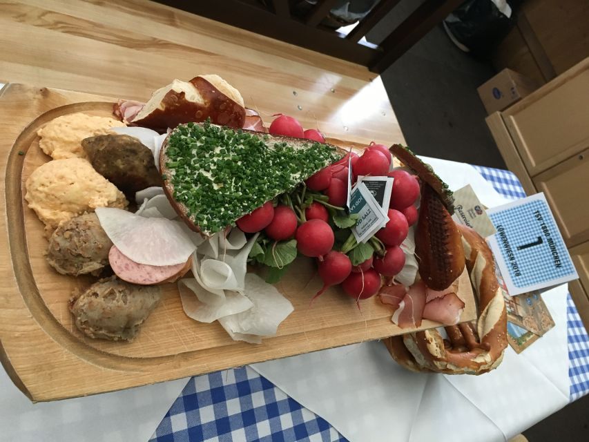 München: Oktoberfest Experience and Lunch in Tent - What you actually eat: pretzel and shared Bavarian snacks