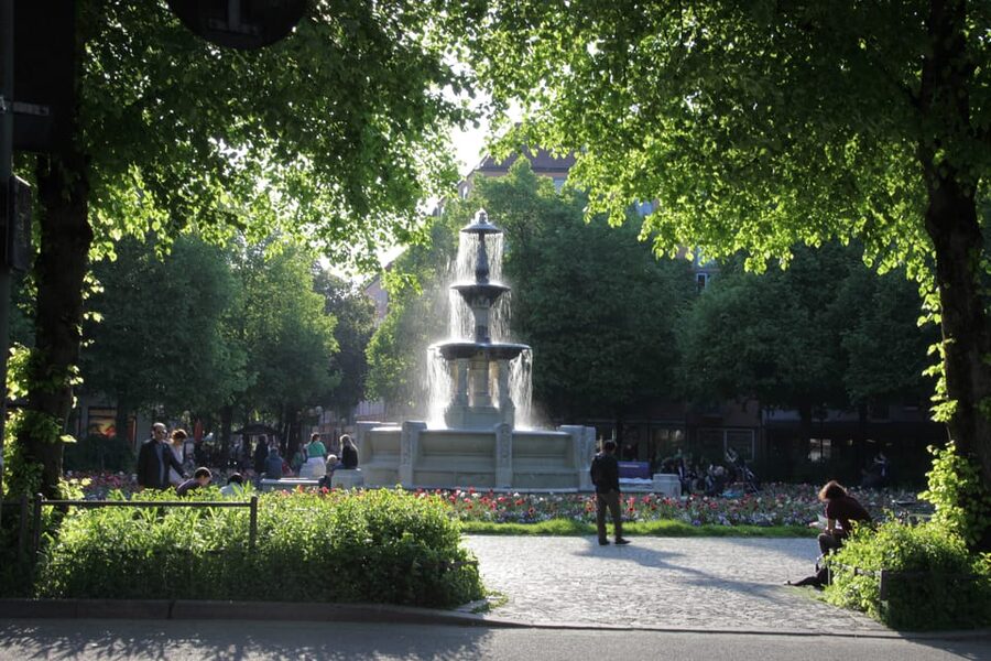 Munich: 3-Hour Food Tour Through Haidhausen in GERMAN - Starting at Weißenburger Platz and its fountain