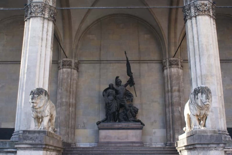 Munich and Nazi History Combination Day Tour Small Group - Starting at Marienplatz at 9:00 a.m.