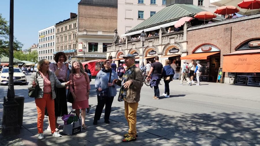Munich: Bavarian Beer Walking Tour with Samples - Frauenkirche, Marienplatz, and beer in the city center