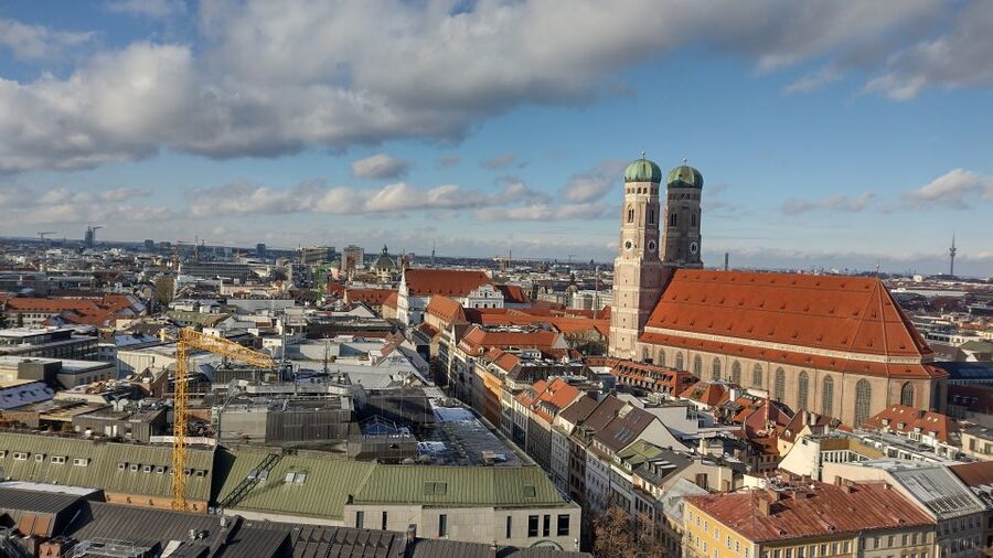 Munich: Bavarian Beer Walking Tour with Samples - Hofbräuhaus: famous, crowded, and worth understanding
