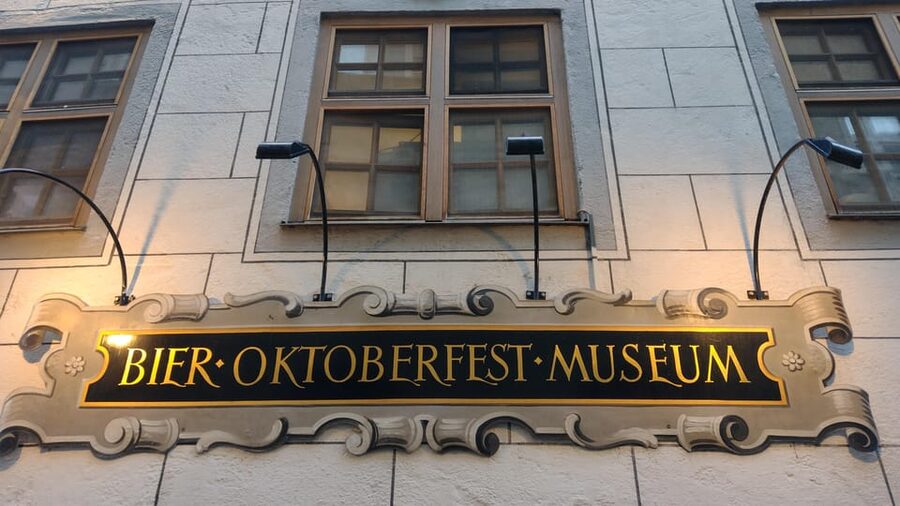 Munich: Bavarian Beer Walking Tour with Samples - How much walking and time should you expect?