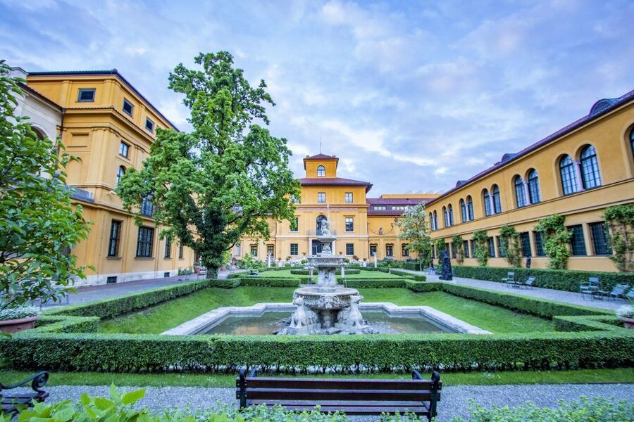 Munich: Capture the most Photogenic Spots with a Local - Key points at a glance