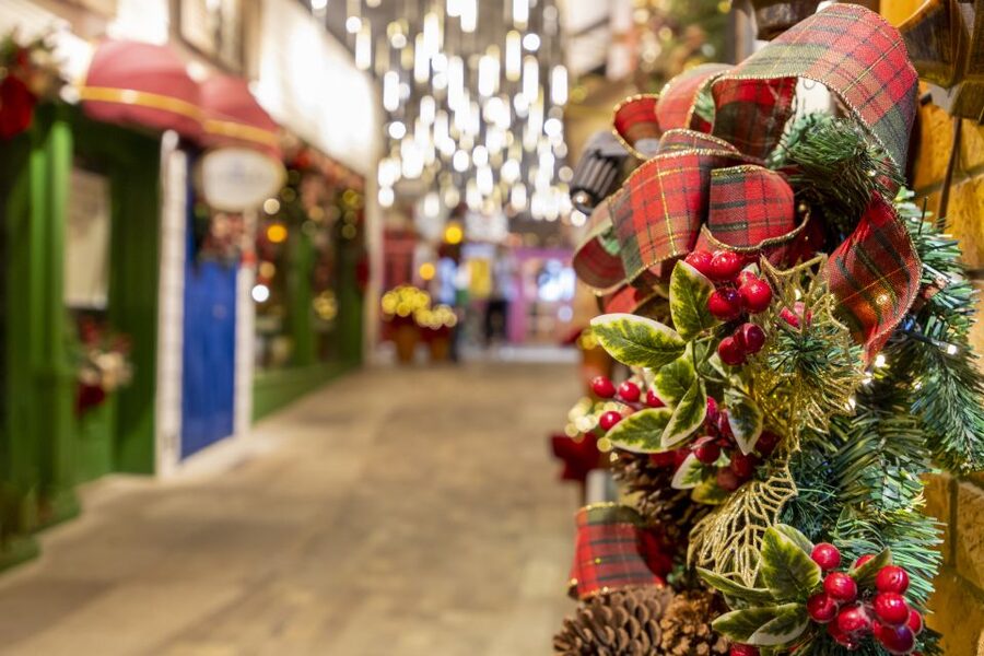 Munich: Christmas Market Magic Walking Tour with a Local - A hot drink and a taste of Munich at Christmas