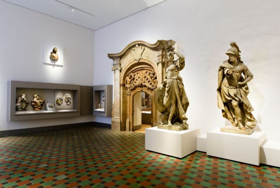 Munich: City Pass 45+ Top Attractions and Public Transport - Schloss Schleißheim and Lustheim Castle