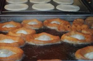 Munich: Guided Food Walking Tour with Beer Tasting - Starting beneath Isartor
