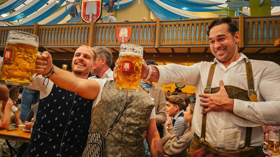 Munich: Guided Oktoberfest Experience with Beer and Lunch - Key points at a glance