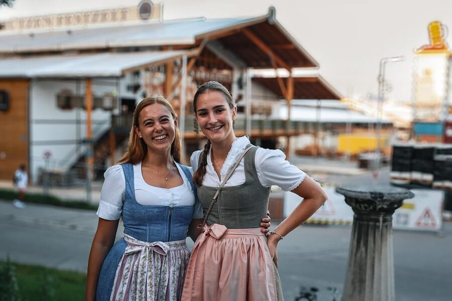 Munich: Guided Oktoberfest Experience with Beer and Lunch - Why a guided Oktoberfest day can be worth it