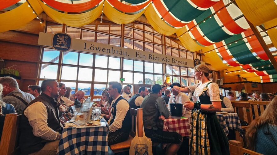 Munich: Guided Oktoberfest Experience with Beer and Lunch - Weather, clothing, and practical preparation