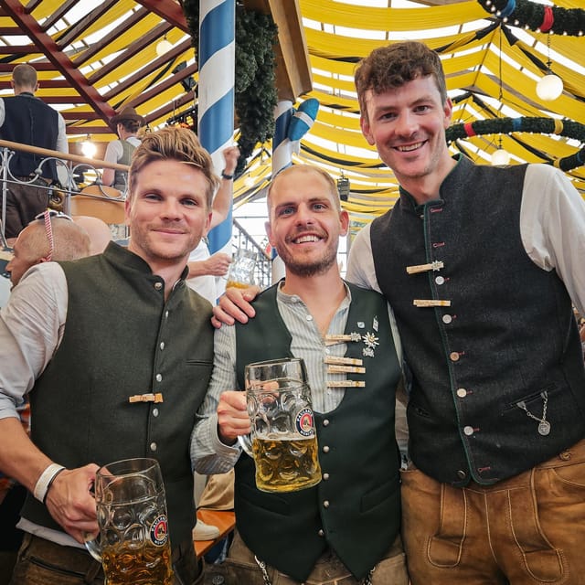 Munich: Guided Oktoberfest Experience with Beer and Lunch - Meeting the guides at Westendstraße 12