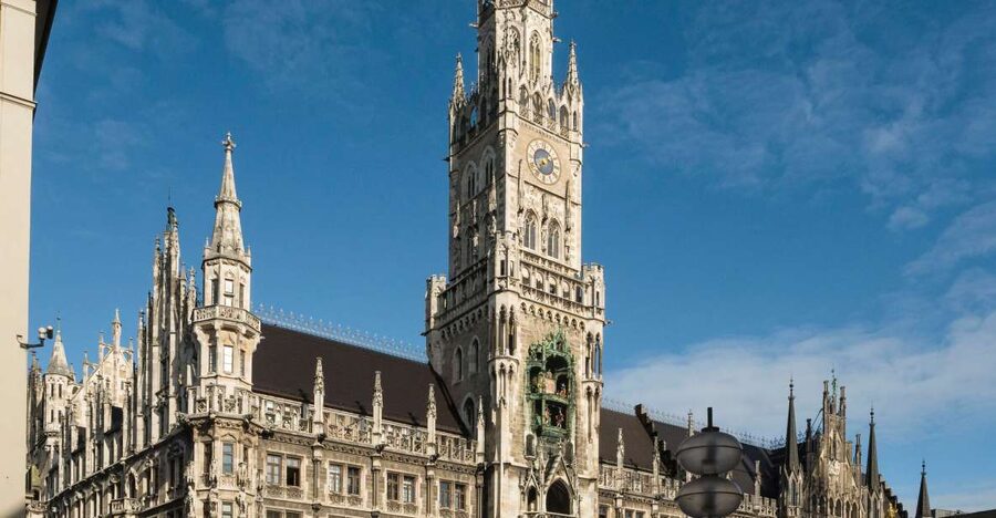 Munich: Guided Tour of the historic Town Hall on Marienplatz - The neo-Gothic rooms beyond the facade