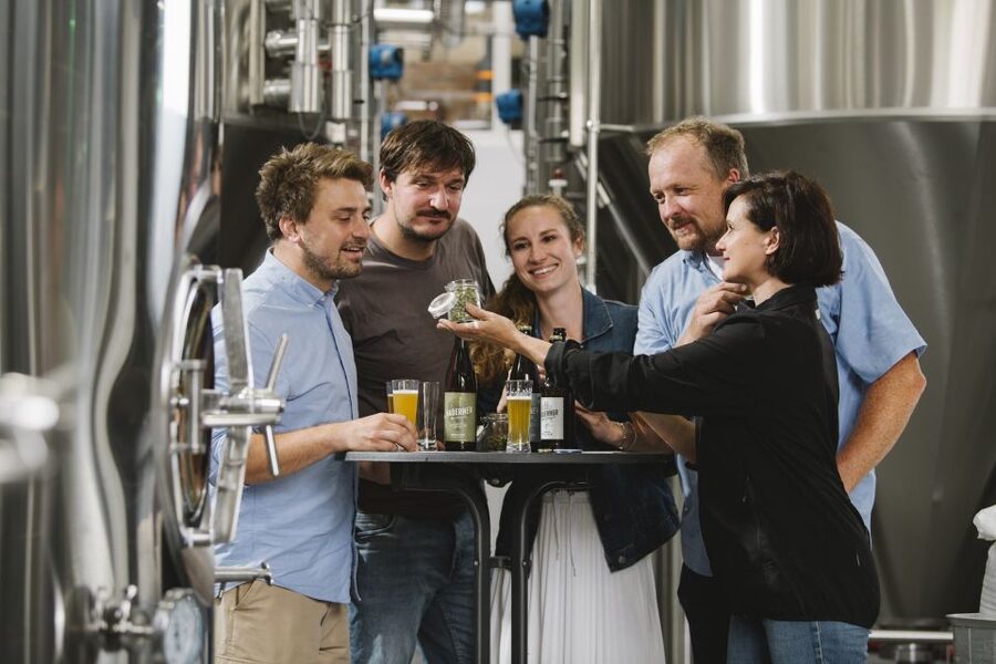 Munich: Hands-On Brewery Tour & Tasting of 4 Organic Beers - Following the brewing process from malt to beer