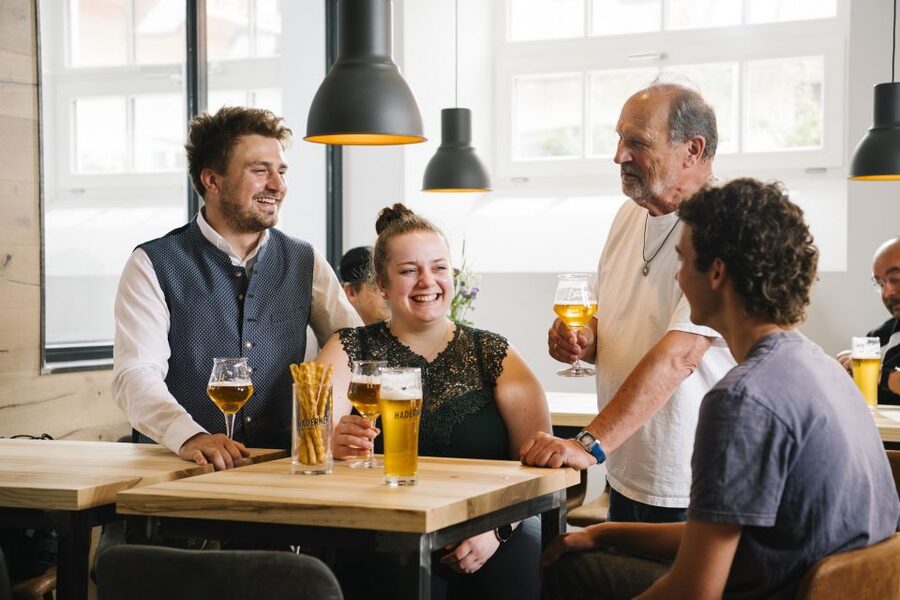 Munich: Hands-On Brewery Tour & Tasting of 4 Organic Beers - Tasting four organic beers, including an IPA
