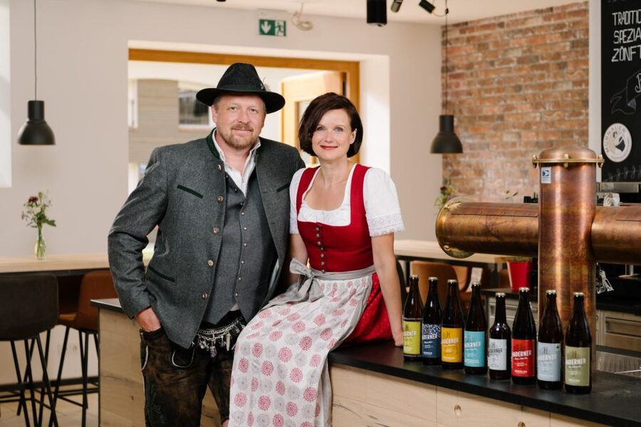 Munich: Hands-On Brewery Tour & Tasting of 4 Organic Beers - Meeting the people behind a family-run brewery