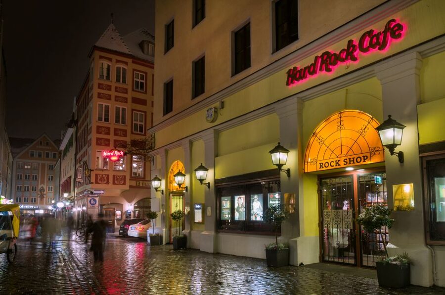 Munich: Hard Rock Cafe with Set Menu for Lunch or Dinner - How priority seating changes the visit