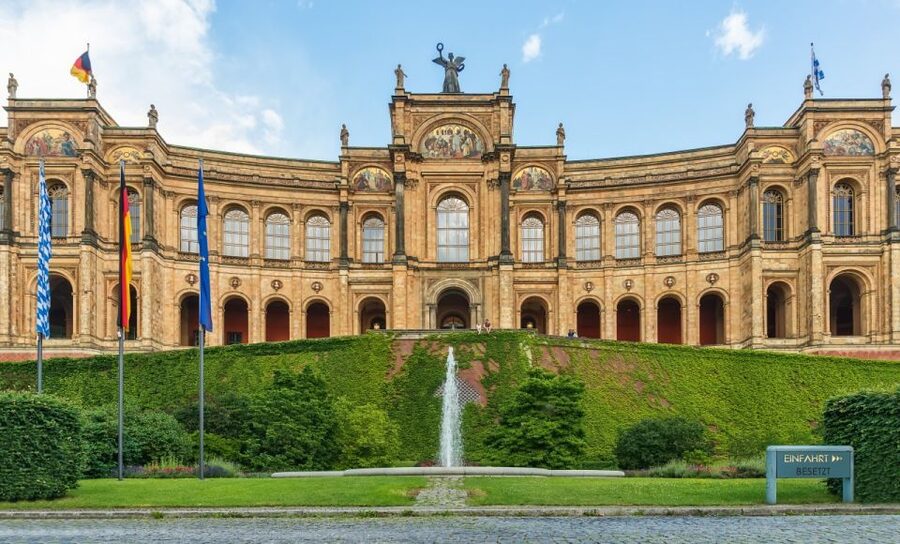 Munich: Highlights Private Bike Tour with Licensed Guide - Who should choose this ride?