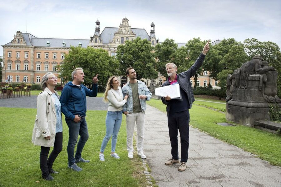 Munich: Historical Walking Tour Maxvorstadt with GEO Epoche - What the two-hour format means for you
