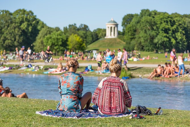 Munich History Tour: Private & Personalized with a Local Guide - A flexible first look at Munich