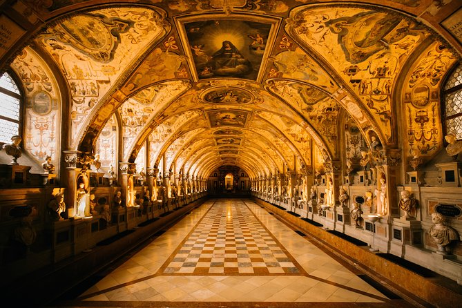 Munich History Tour: Private & Personalized with a Local Guide - Pace, walking, and planning the route