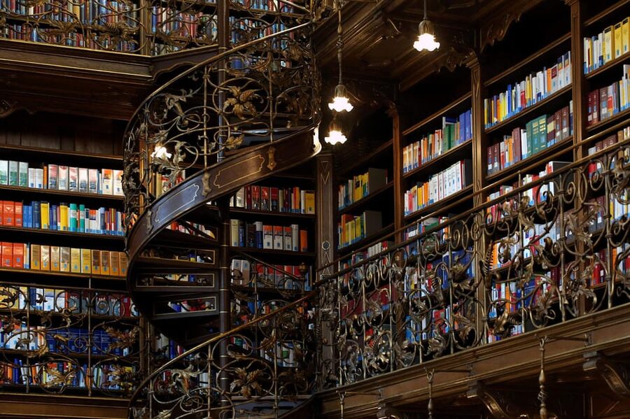 Munich: Law Library Guided Visit with Entry Tickets - Meeting your guide at the New Town Hall