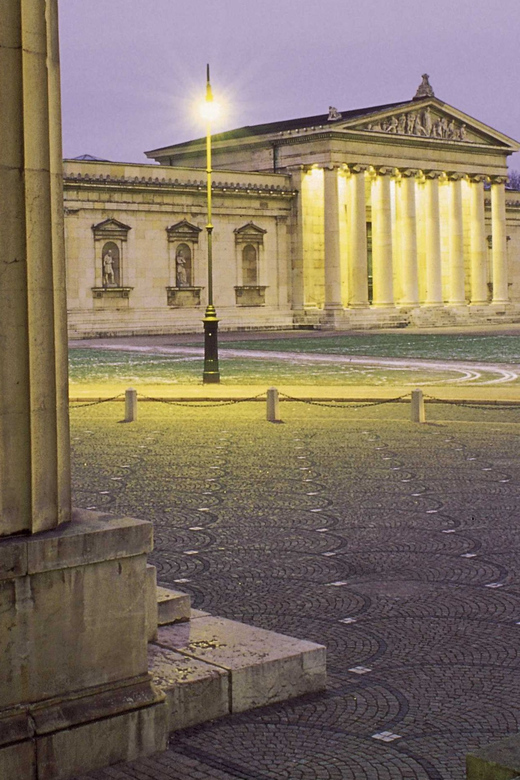 Munich: National Socialism Historical Tour in GERMAN - Starting at Königsplatz