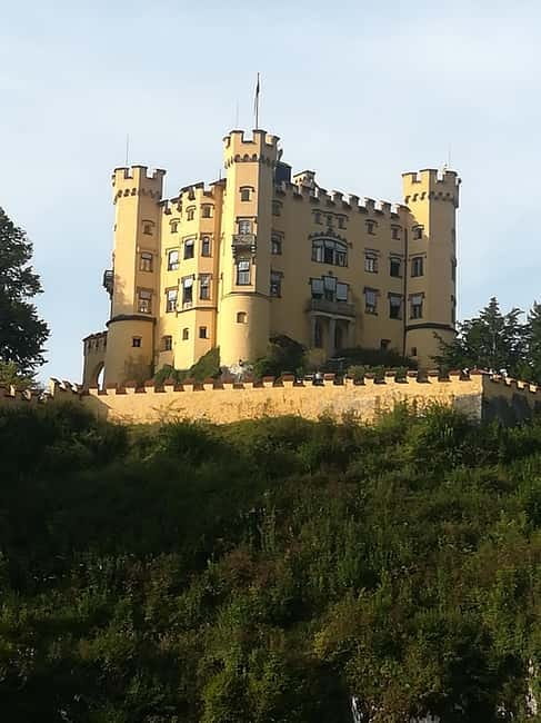 Munich: Neuschwanstein Castle and Linderhof Palace Day Trip - Neuschwanstein Castle and the Marien Bridge view