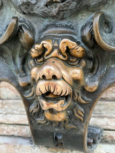 Munich: Night Watchman Tour for Kids (6 - 12 years) - 75 min - Meeting the night watchman at Mariensäule