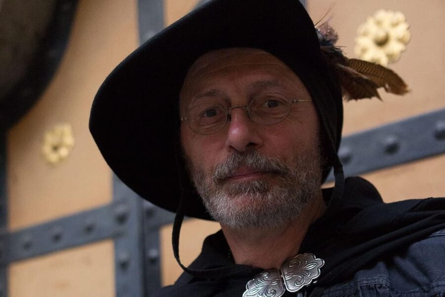 Munich: Night Watchman Tour for Kids (6 - 12 years) - 75 min - Walking through Munich’s old town after dark
