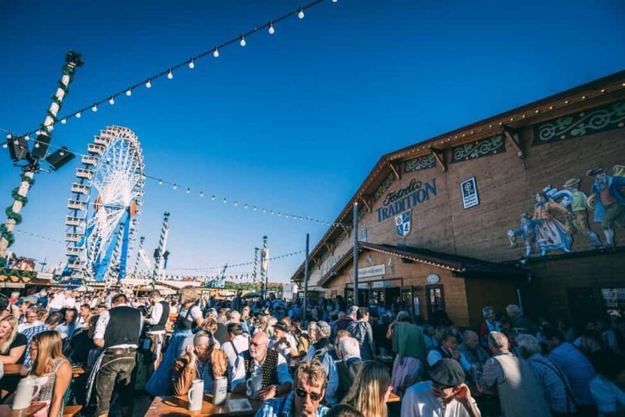 Munich: Oktoberfest Big Beer Tent Evening including table reservation - Why the evening tent reservation matters