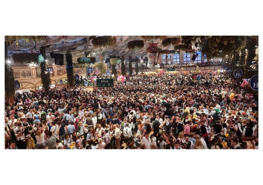 Munich: Oktoberfest Big Beer Tent Evening Table Reservation - How the shared table changes the night
