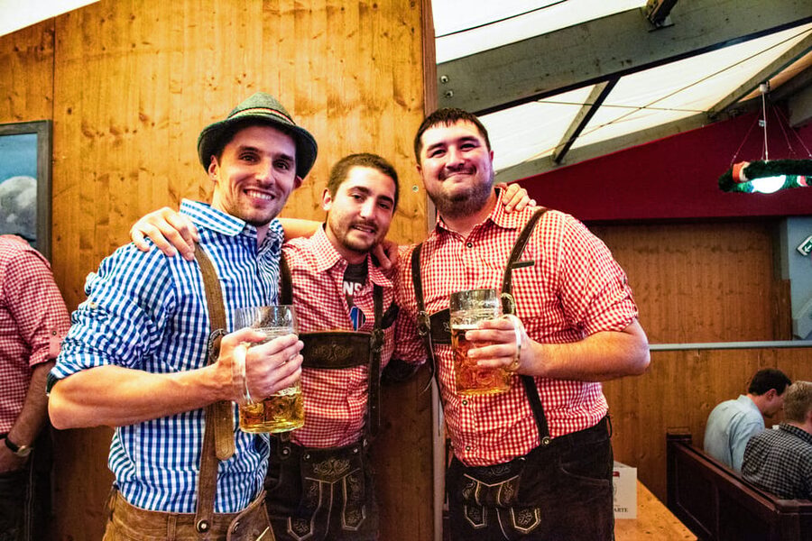 Munich: Oktoberfest Tour with Tent Reservation, Food & Beer - Key points to know before booking